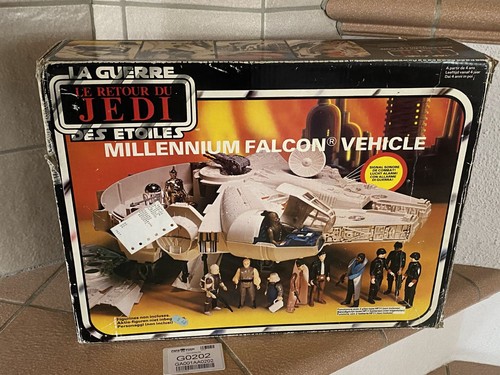 G0202 millennium falcon bi - >,