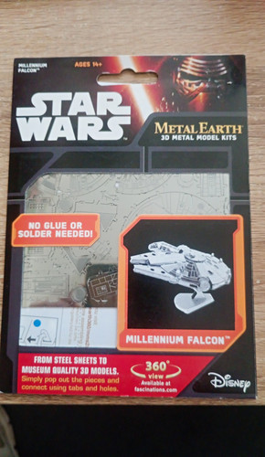Metal earth star wars - earth,
